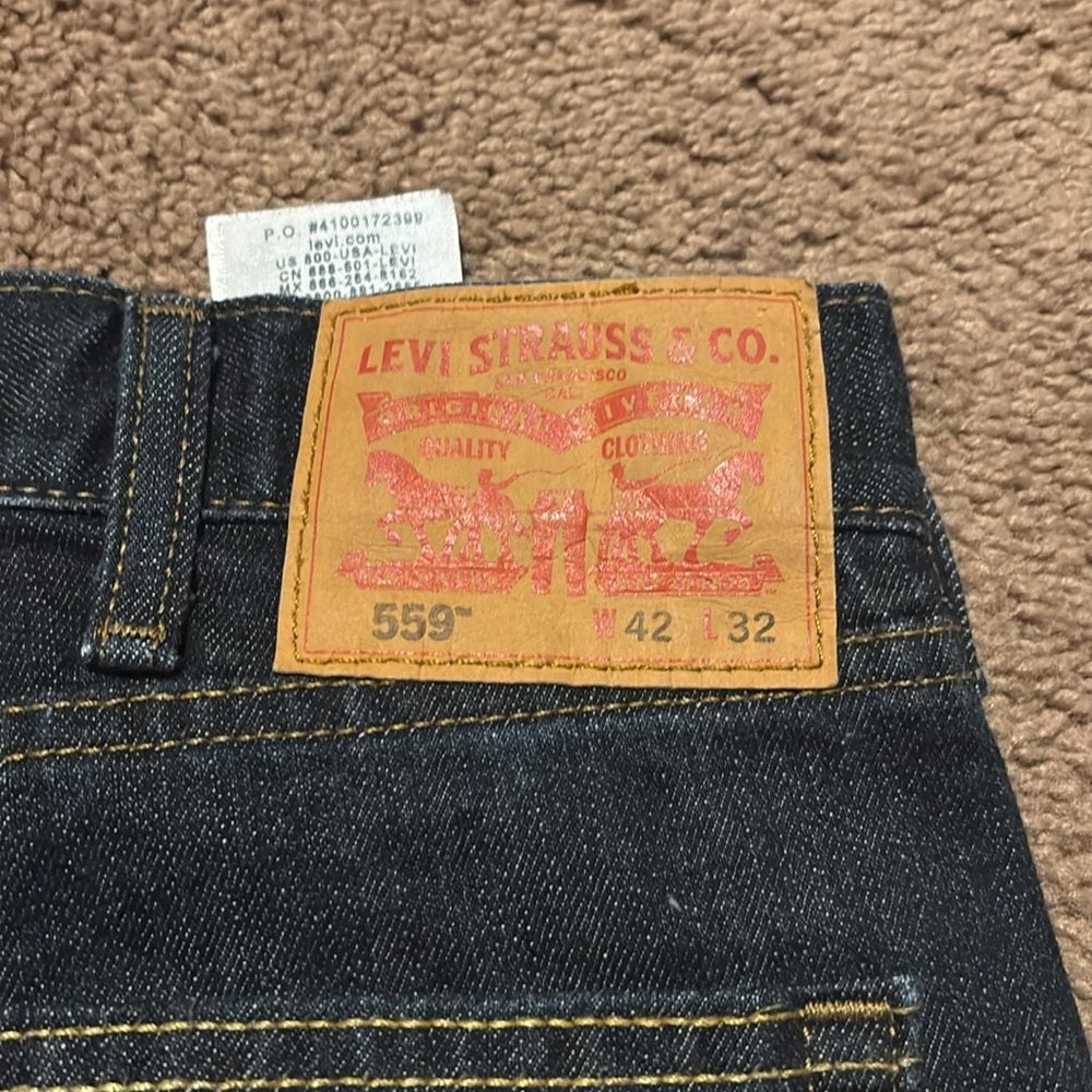 Levi’s - Picture 3 of 3